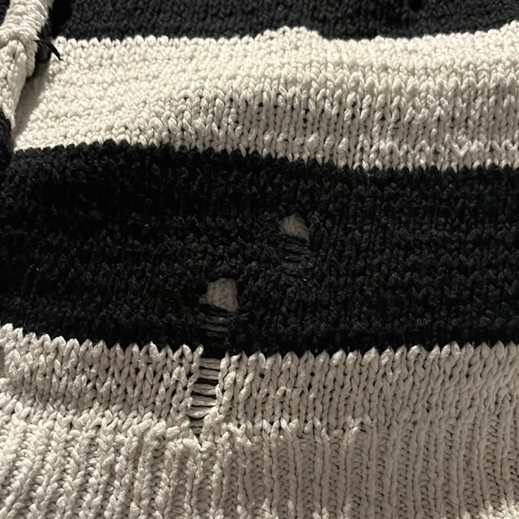 Hollister distressed oversized crop sweater size small - Picture 3 of 10